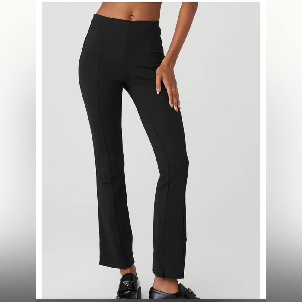 High-Waist 7/8 Zip It Flare Legging [ALO]